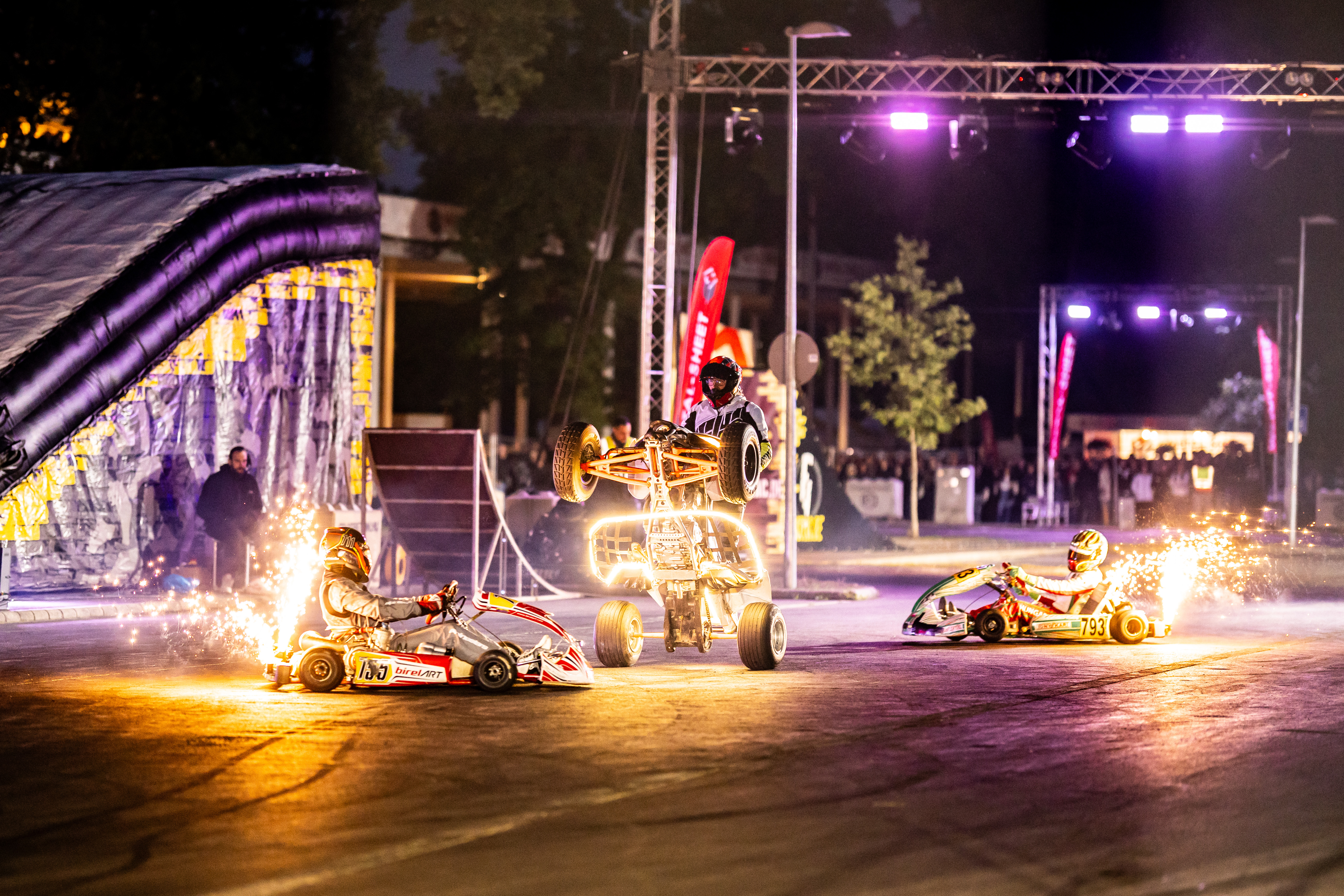 NIGHT DRIVE ÉS DRIVE SHOWK